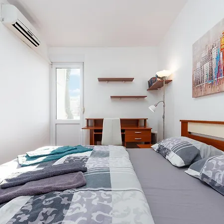 1 Bedroom Cozy Apartment In Zadar Exterior foto