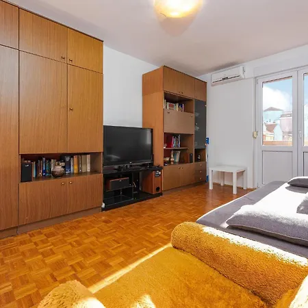 1 Bedroom Cozy Apartment In Zadar Exterior foto