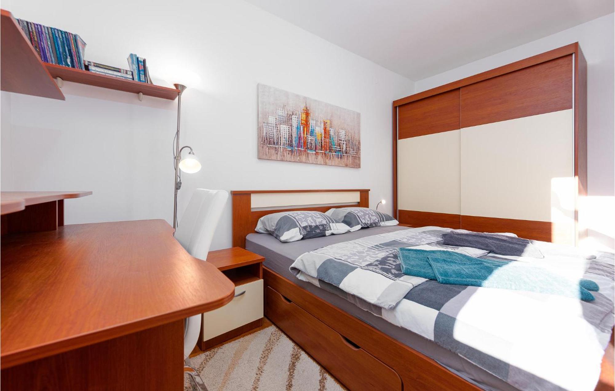 1 Bedroom Cozy In *